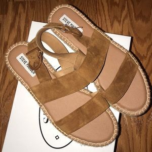 Steve Madden NWT brown sandals